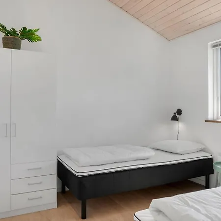 Lovely In With Wifi Holiday home